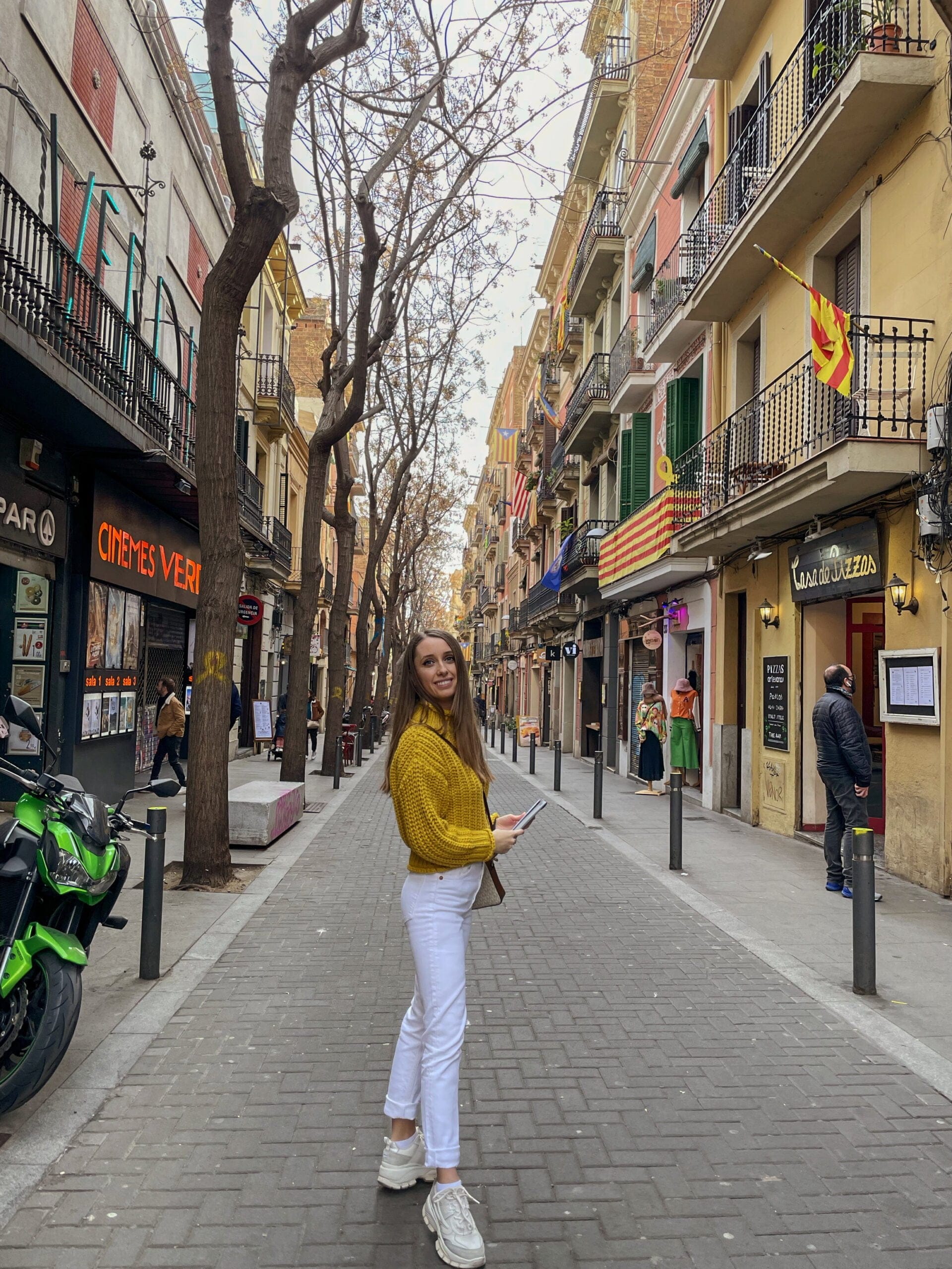 Top obiective turistice Barcelona : Carrer de Verdi, cartierul Gracia, Barcelona