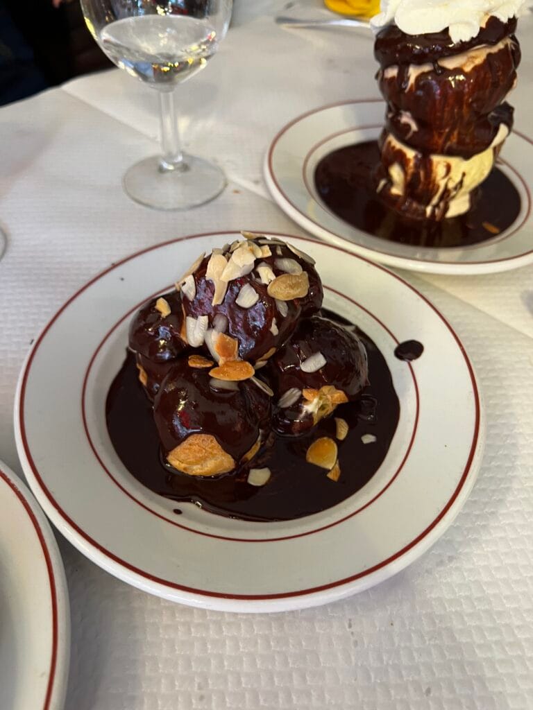Unde mananci in Paris?